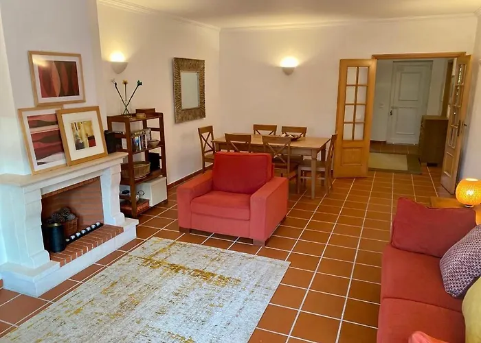 Golf & Del Rey - -6 *